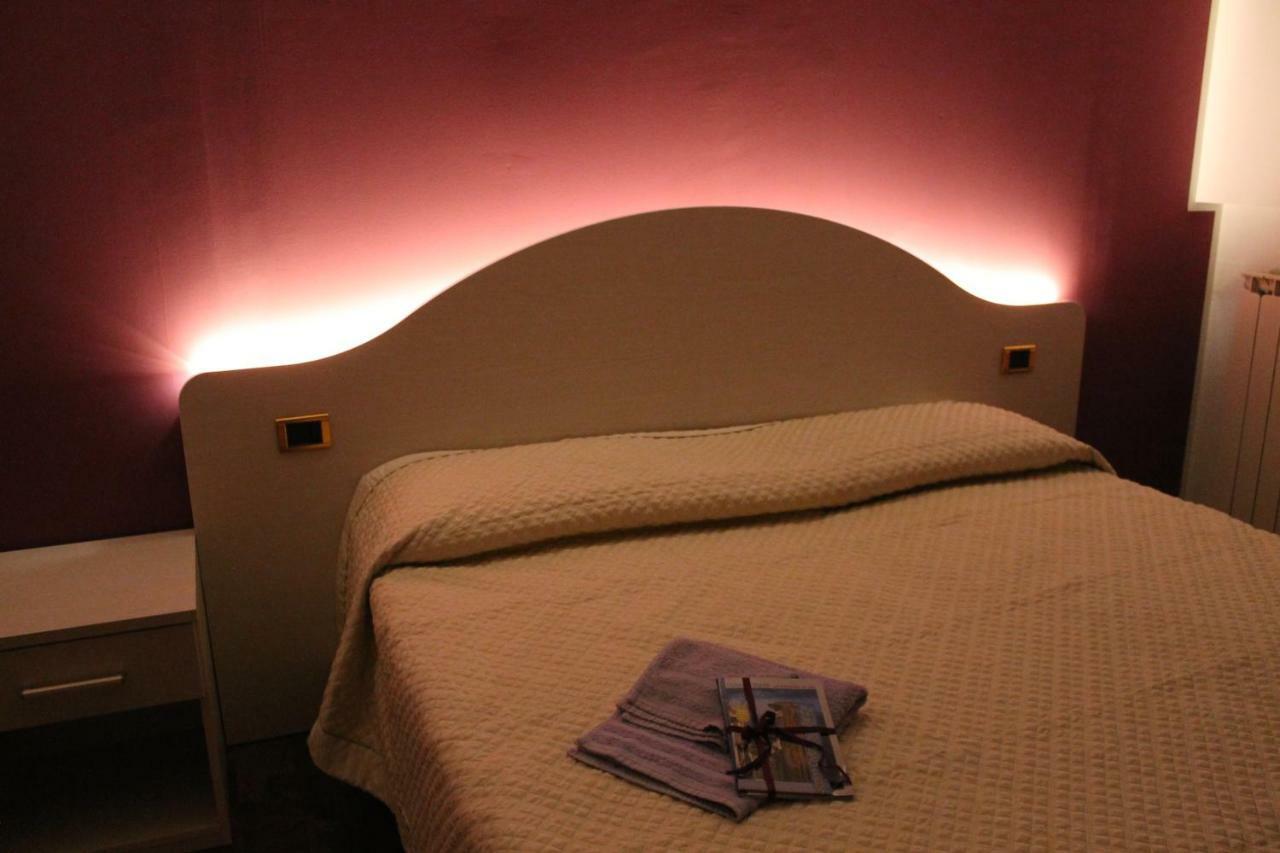 Il Mandorlo B&B Civitanova Alta Ngoại thất bức ảnh